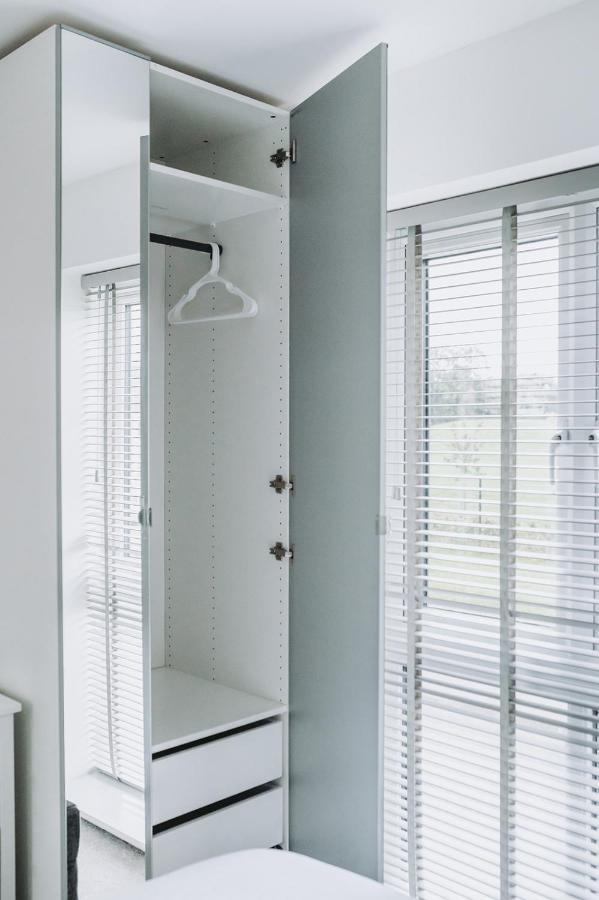 Deluxe 2 Bed Flat In Patchway Near Aztec West And Cribbs Causeway Bristolアパートメント エクステリア 写真